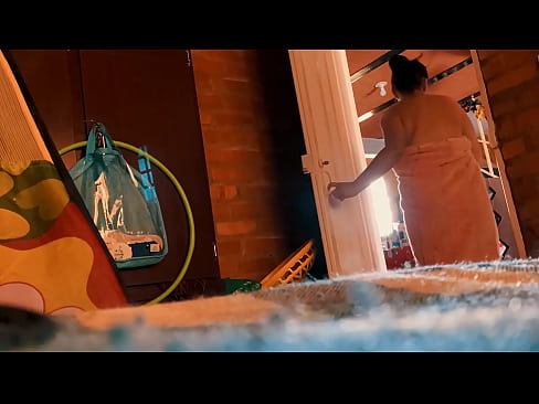 ❤️ Myn omke folget my yn 'e dûs, hy neukt my wylst ik dûs. ️❌ Homemade porno op fy.xxxdl.ru ❌